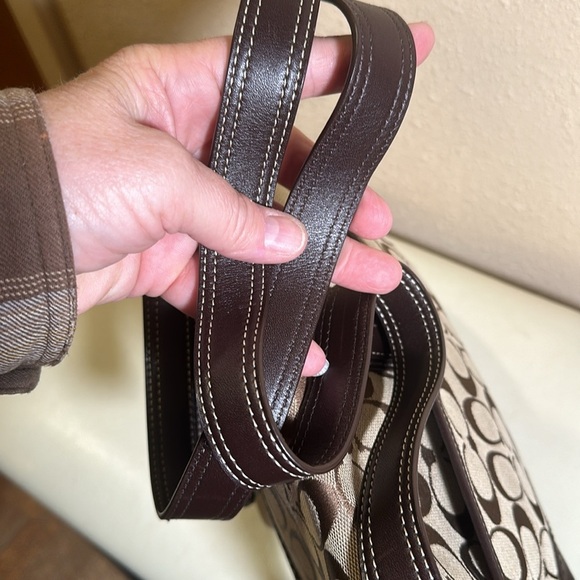 SOLD.  SOLD.  SOLD. Coach classic Hampton bag - Picture 6 of 9
